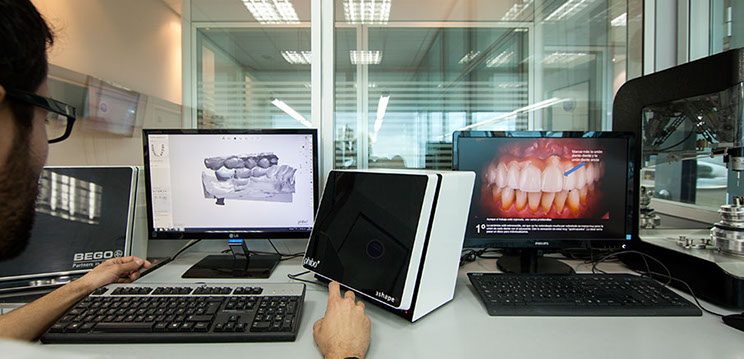 Fotografía Laboratorio Central Lab. Tecnología
